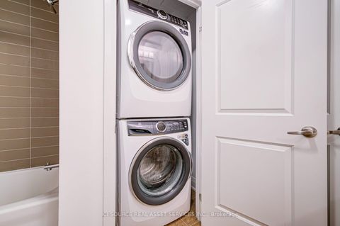 Photo 27 at 919 - 12 Woodstream Boulevard, Vaughan Grove, Vaughan