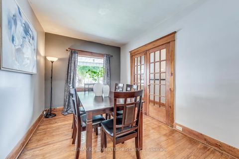 Photo 3 at 370 Coxwell Avenue, Coxwell, Toronto