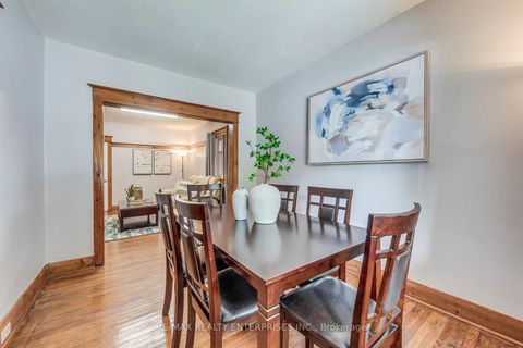 Photo 4 at 370 Coxwell Avenue, Coxwell, Toronto