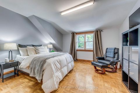 Photo 13 at 370 Coxwell Avenue, Coxwell, Toronto