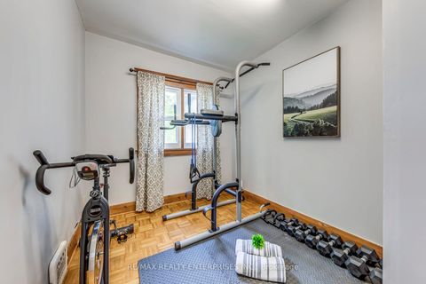 Photo 14 at 370 Coxwell Avenue, Coxwell, Toronto