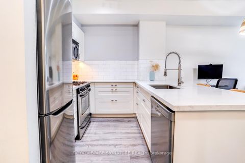 Photo 8 at M09 - 9 Spadina Avenue, Waterfront Communities C1, Toronto