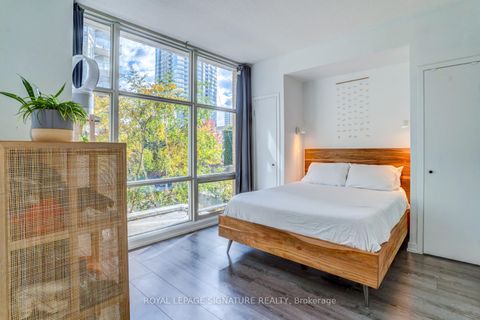 Photo 13 at M09 - 9 Spadina Avenue, Waterfront Communities C1, Toronto