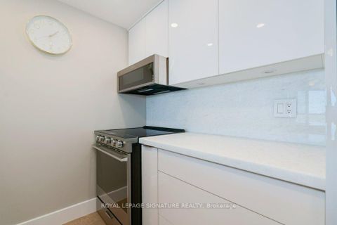 Photo 6 at 2812 - 7 Concorde Place, Don Mills, Toronto