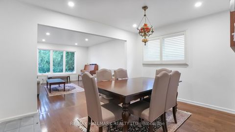 Photo 13 at 22 Avondale Crescent, Aurora Village, Aurora