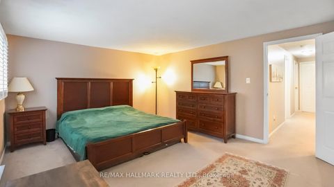 Photo 16 at 22 Avondale Crescent, Aurora Village, Aurora