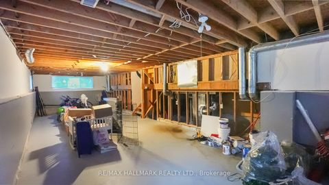 Photo 25 at 22 Avondale Crescent, Aurora Village, Aurora