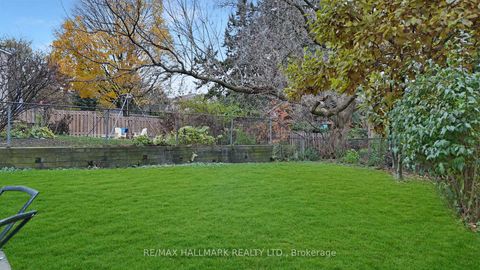 Photo 28 at 22 Avondale Crescent, Aurora Village, Aurora