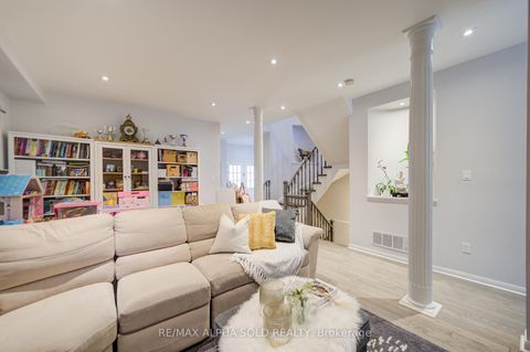 Photo 11 at 6 Sapphire Drive, Rouge Woods, Richmond Hill