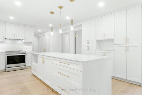 Photo 4 at 205 - 299 Mill Road, Markland Wood, Toronto