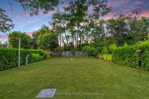 Photo 3 at 16 Everingham Court, Newtonbrook East, Toronto
