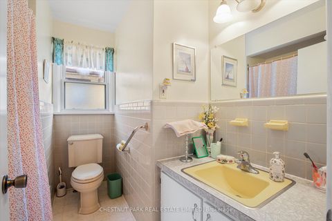 Photo 13 at 16 Everingham Court, Newtonbrook East, Toronto