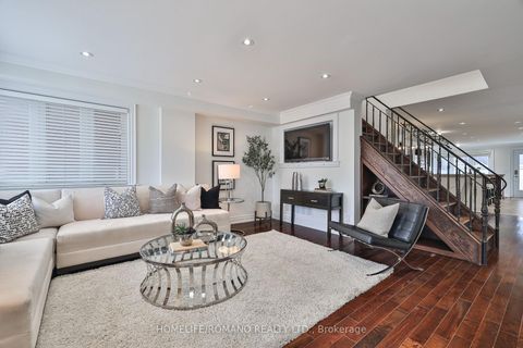 Photo 4 at 20 Harlton Crescent, Eglinton West, Toronto