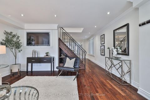 Photo 5 at 20 Harlton Crescent, Eglinton West, Toronto