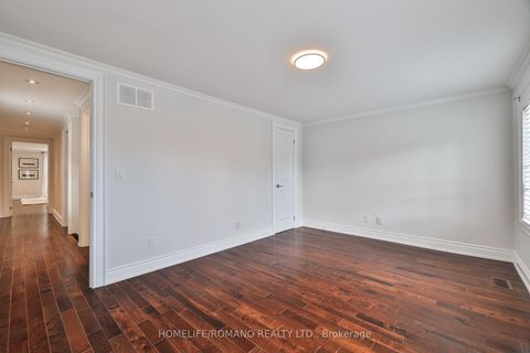 Photo 31 at 20 Harlton Crescent, Eglinton West, Toronto