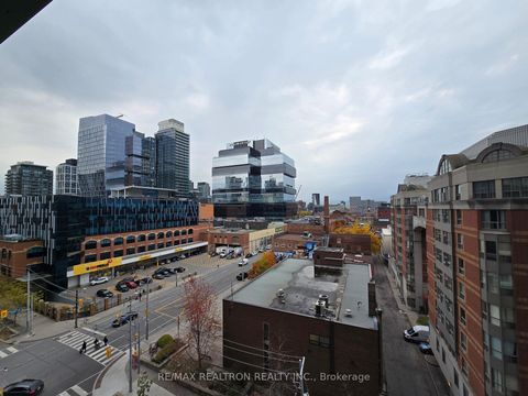 Photo 2 at 706 - 70 Princess Street, Waterfront Communities C8, Toronto
