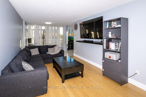 Photo 8 at 306 - 1 Rowntree Rd Road, Jamestown, Toronto