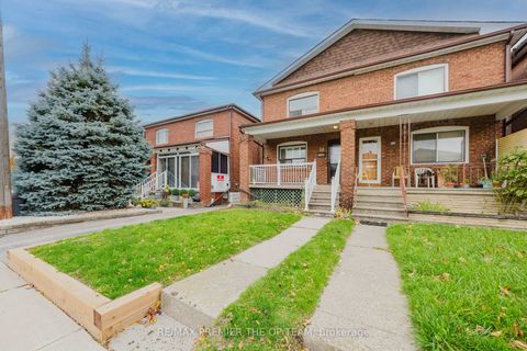 Photo 1 at 18 Greyton Crescent, Oakwood Village, Toronto