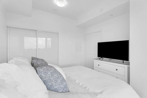 Photo 10 at 331 - 50 Ann O'Reilly Road, Henry Farm, Toronto