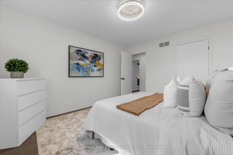 Photo 25 at 2938 Mulberry Drive, CV Clearview, Oakville