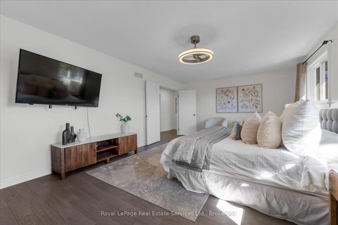 Photo 28 at 2938 Mulberry Drive, CV Clearview, Oakville