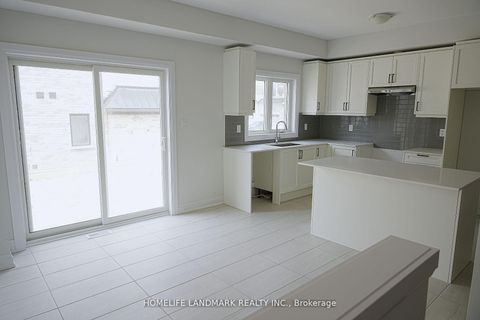 Photo 2 at 132 Seguin Street, Oak Ridges, Richmond Hill