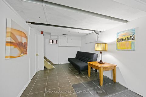 Photo 4 at 13 Homeview Avenue, Smythe, Toronto