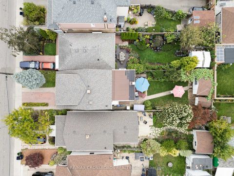 Photo 9 at 13 Homeview Avenue, Smythe, Toronto