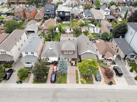 Photo 10 at 13 Homeview Avenue, Smythe, Toronto