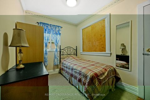 Photo 19 at 13 Homeview Avenue, Smythe, Toronto
