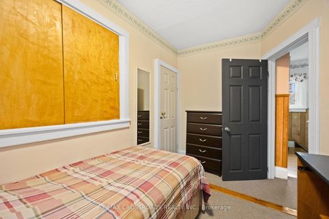 Photo 32 at 13 Homeview Avenue, Smythe, Toronto