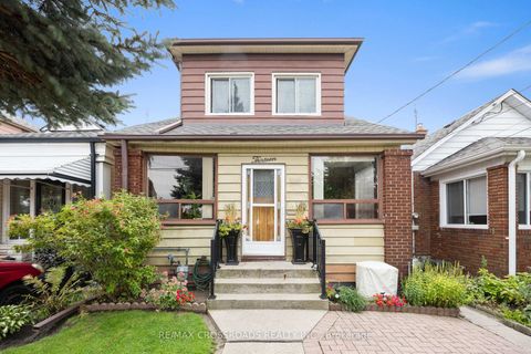 Photo 37 at 13 Homeview Avenue, Smythe, Toronto