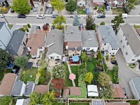 Photo 42 at 13 Homeview Avenue, Smythe, Toronto