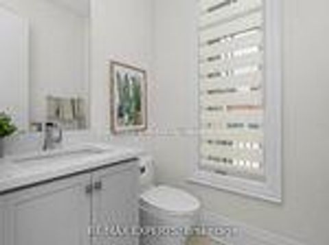 Photo 6 at 17 Kinburn Crescent, Vellore Village, Vaughan