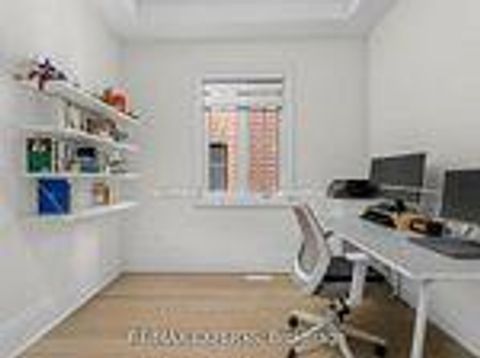 Photo 7 at 17 Kinburn Crescent, Vellore Village, Vaughan