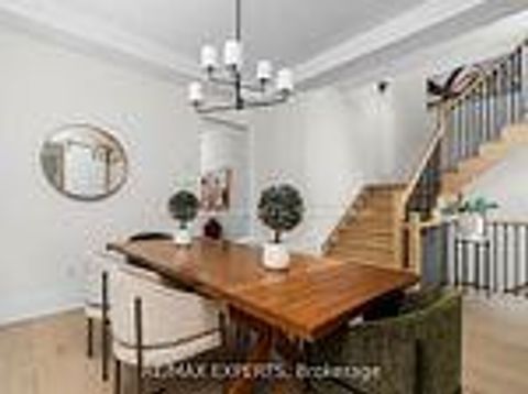 Photo 10 at 17 Kinburn Crescent, Vellore Village, Vaughan