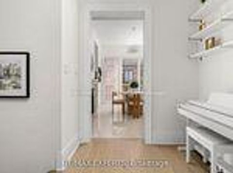 Photo 11 at 17 Kinburn Crescent, Vellore Village, Vaughan