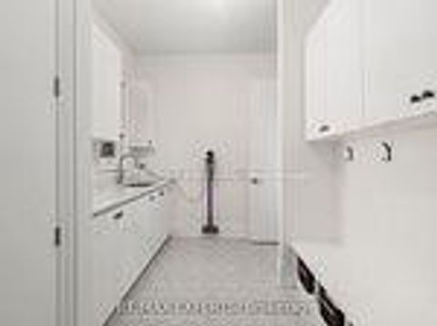 Photo 12 at 17 Kinburn Crescent, Vellore Village, Vaughan