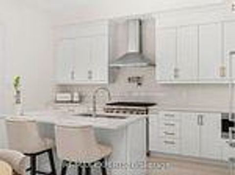 Photo 16 at 17 Kinburn Crescent, Vellore Village, Vaughan