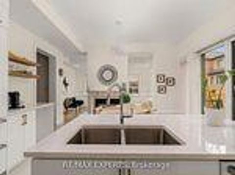 Photo 22 at 17 Kinburn Crescent, Vellore Village, Vaughan