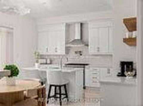 Photo 24 at 17 Kinburn Crescent, Vellore Village, Vaughan