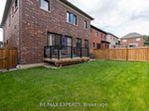 Photo 46 at 17 Kinburn Crescent, Vellore Village, Vaughan