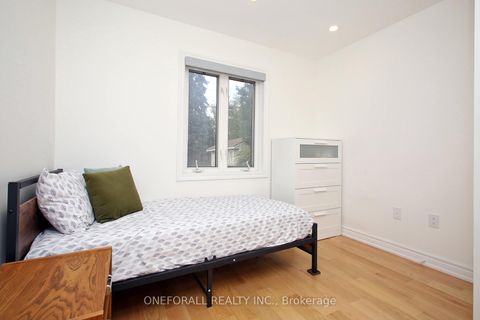 Photo 18 at 10 Esmond Crescent, Old Rexdale, Toronto