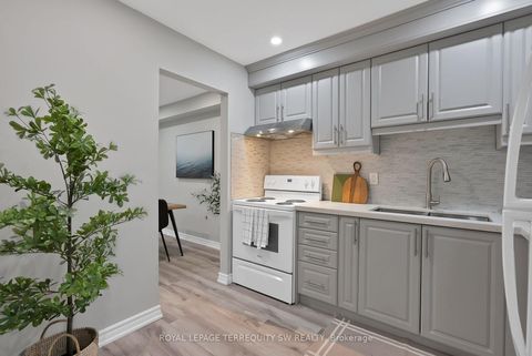 Photo 11 at 158 Woody Vine Way, Bayview Village, Toronto