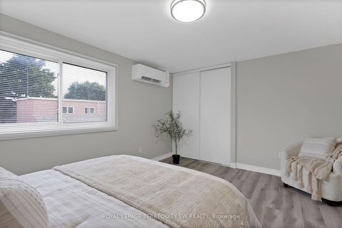 Photo 17 at 158 Woody Vine Way, Bayview Village, Toronto