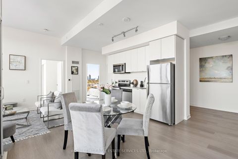 Photo 5 at 820 - 859 The Queensway, Queensway, Toronto