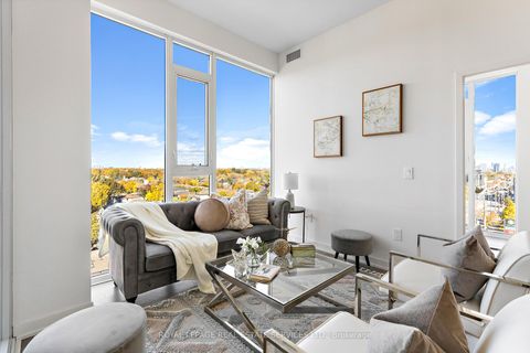 Photo 10 at 820 - 859 The Queensway, Queensway, Toronto