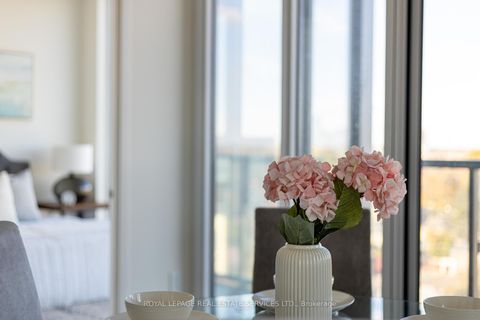 Photo 12 at 820 - 859 The Queensway, Queensway, Toronto