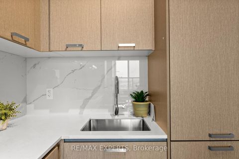 Photo 11 at 1215 - 38 Honeycrisp Crescent, Vaughan Corporate Centre, Vaughan