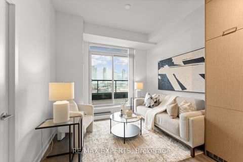 Photo 16 at 1215 - 38 Honeycrisp Crescent, Vaughan Corporate Centre, Vaughan